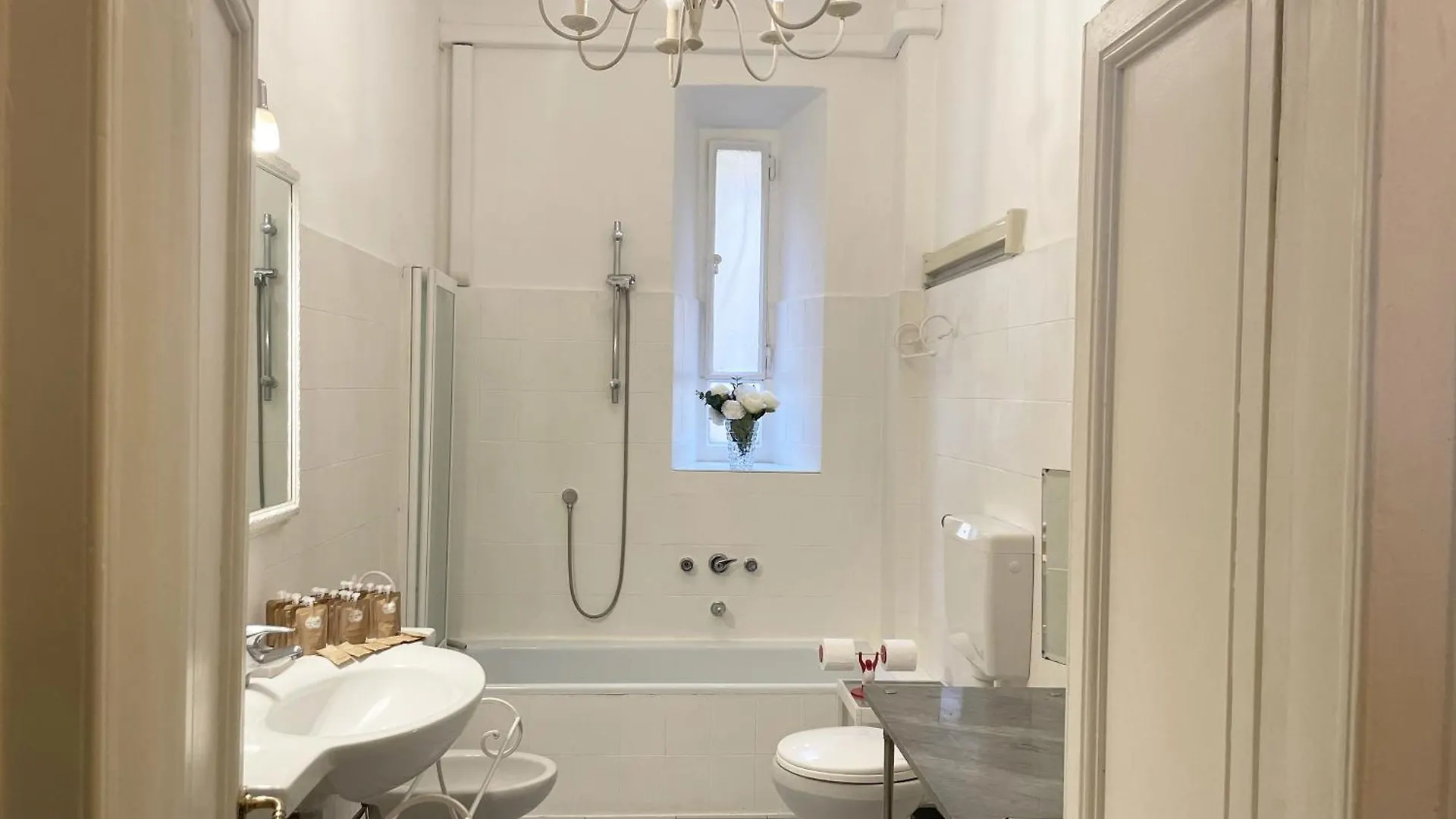 Apartament Splendido Quadrilocale Liberty In Porta Venezia Mediolan Włochy